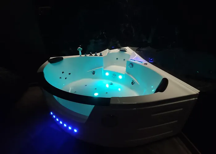 Premium Bubble Jacuzzi דירה *